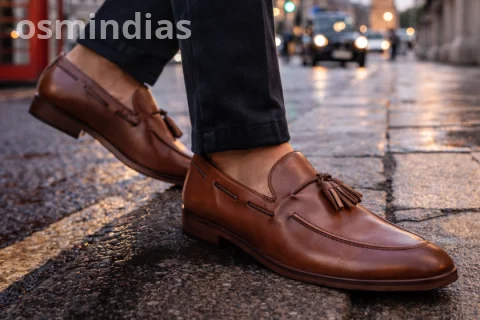 How Do You Choose the Right Men’s Shoes for Holiday Season?